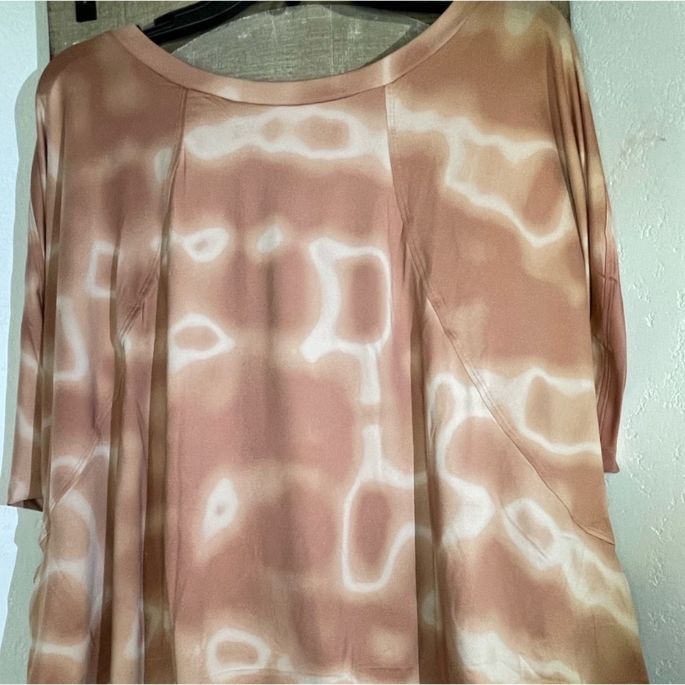 NWT ADIDAS 11 HONORE  TRAINING TEE BLUSH COLOR GLAM PRINT  (PLUS SIZE) SIZE 2X - Picture 3 of 8